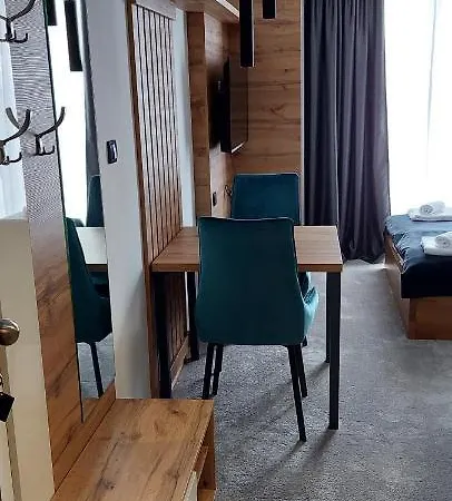 Nela كوباونيك